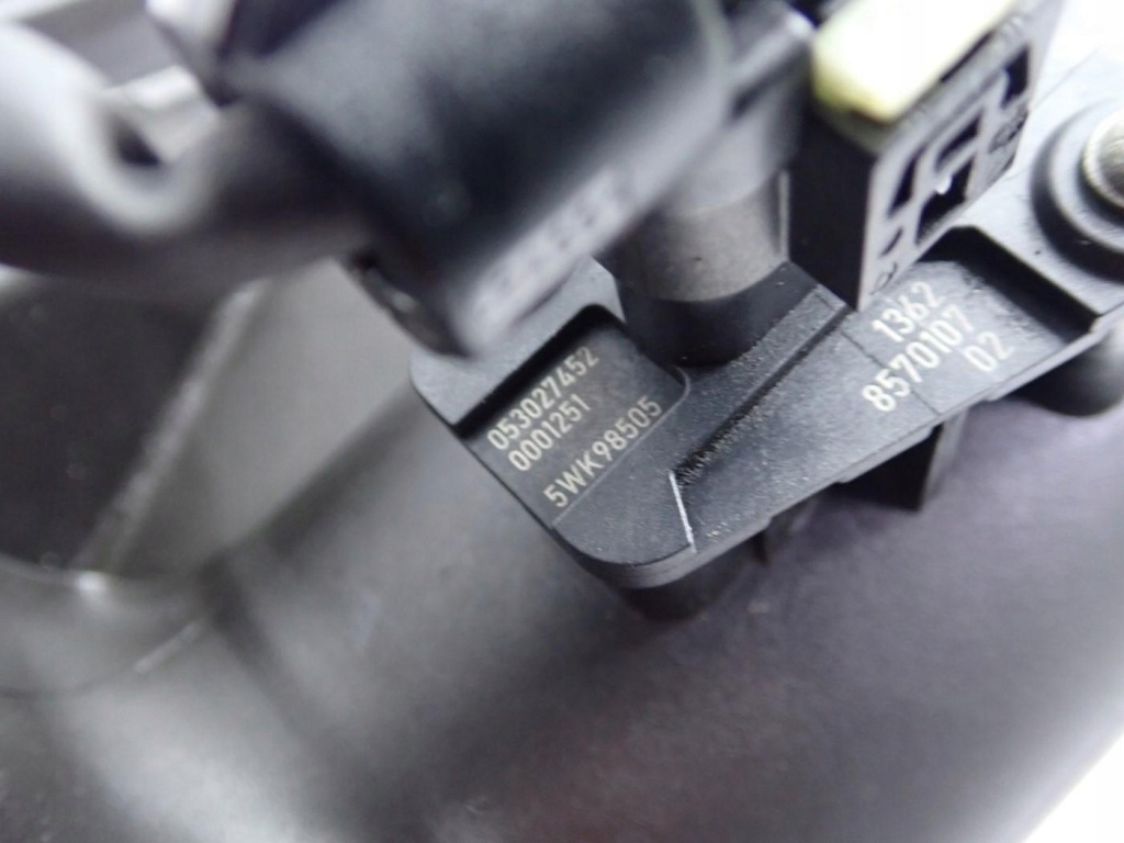 фото №9, Корпус фильтра воздуха расходомер 8513916 bmw x2 f39 x1 f48 2.0d 19r