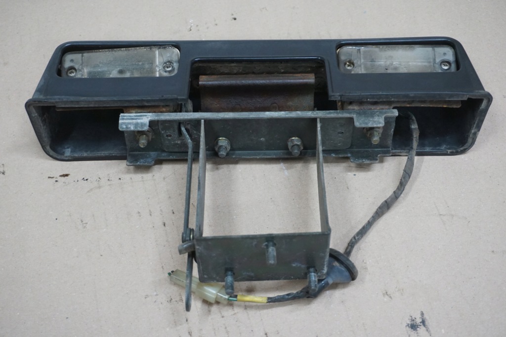 Hyundai galloper накладка ручка кришки багажника освітлення номерного знака 98-03r Ціна