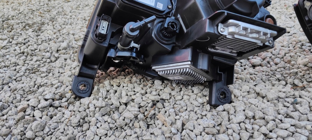 Jeep grand cherokee wk2 2016 2017 2018 2019 2020 фара ксенон led ліва правий Доставка