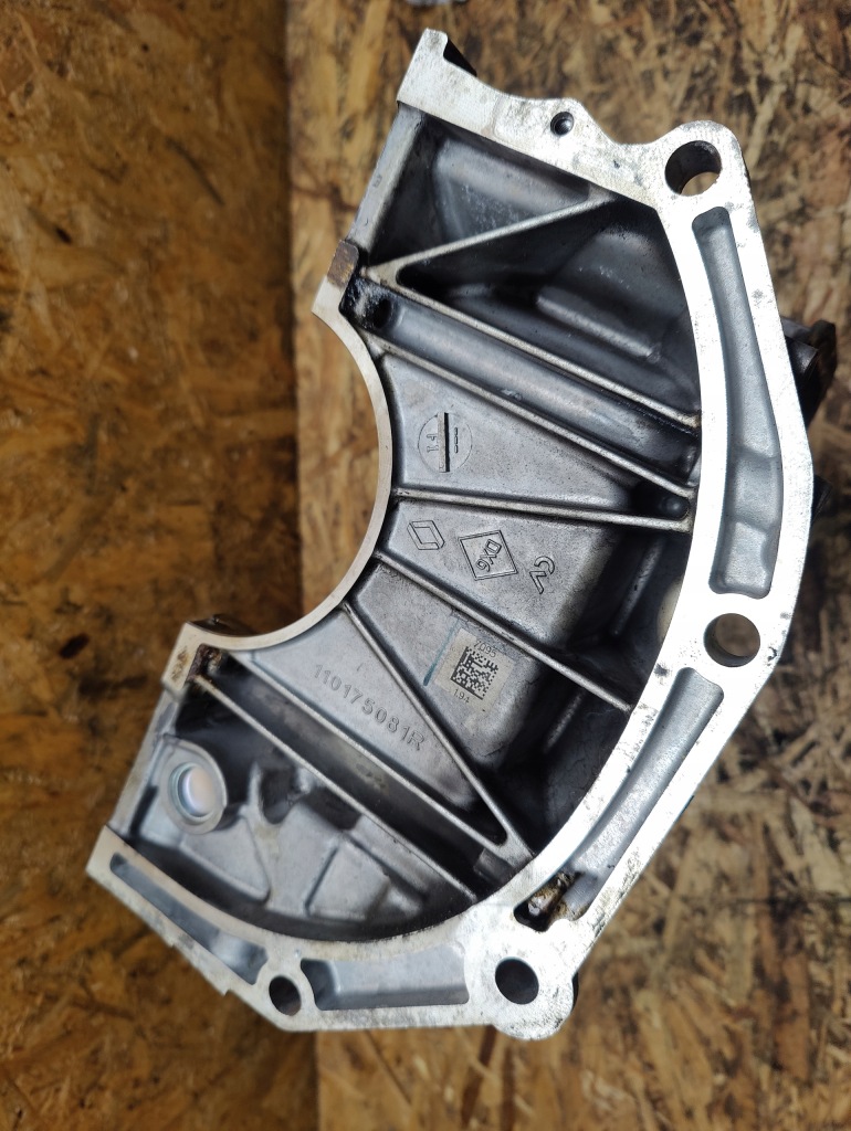 Поддон масляная clio iv captur 0.9 tce 110175081r в Украине