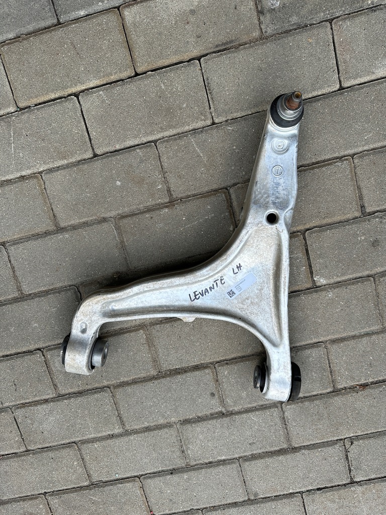 фото №1, Maserati levante рычаг передний левый 670031993