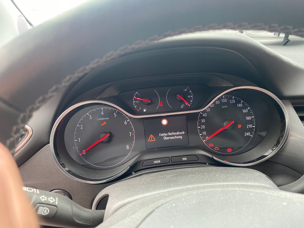 фото №7, Opel crossland lift 20- счетчик приборы 1.2thp автоматическая коробка передач 12.798km