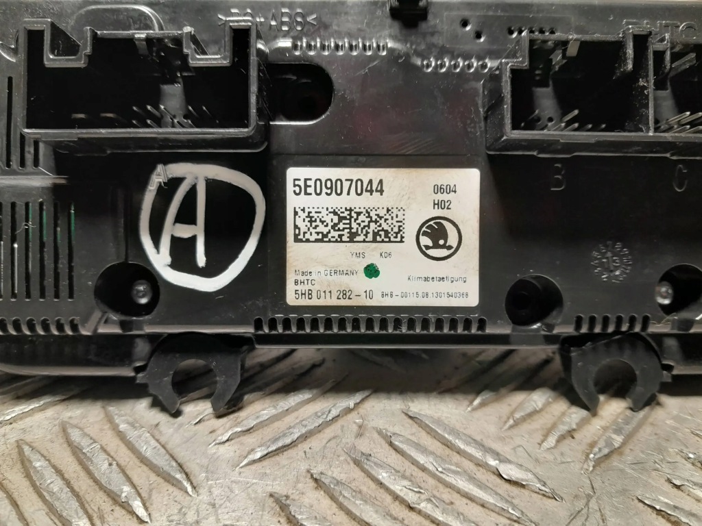 фото №10, Skoda octavia iii панель обдув кондиціонера 5e0907044