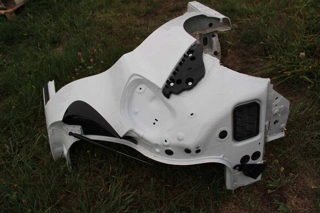 фото №1, Renault zoe чверть правий задня задня крила