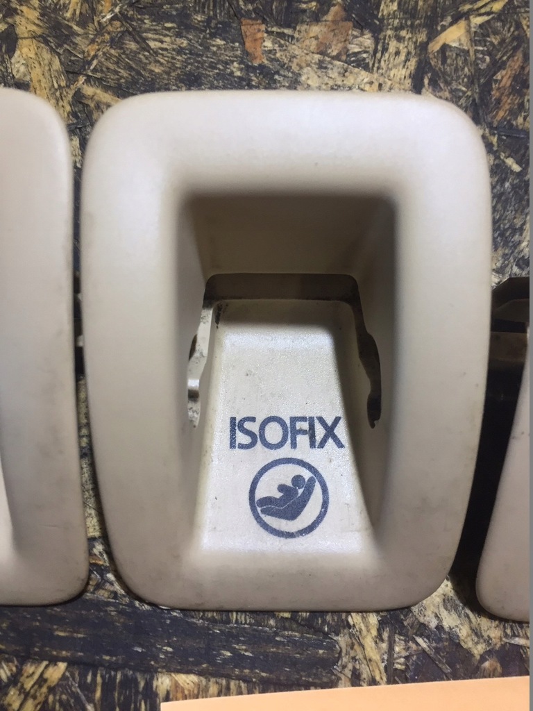 фото №3, Audi a6 c7 заглушка isofix задняя комплект 4g8887233