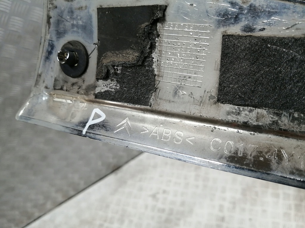 фото №10, Молдинг крыла задняя правая citroen ds3 9800069377