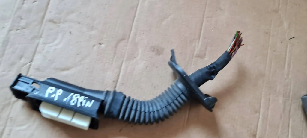 фото №1, A6 c7 4g lift штекер колодка дверь перед 4h0972702 s7 4g a7