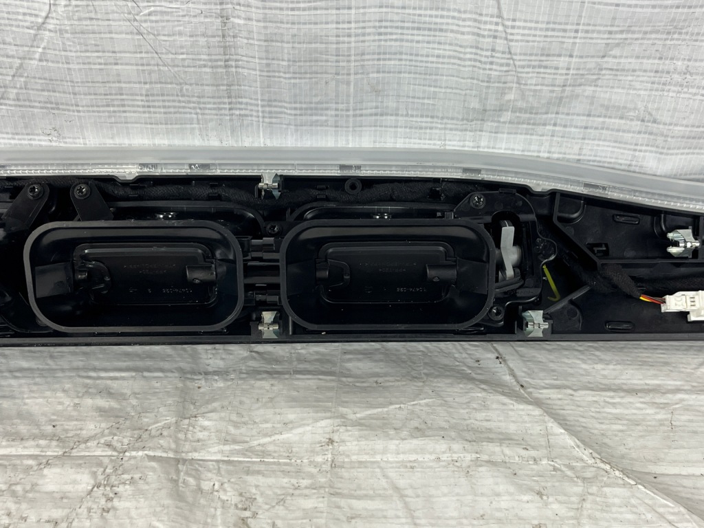 Mercedes gle 167 повітропровід декоративна кабіни a1676801106 a1678307801 a1679060008 Ціна