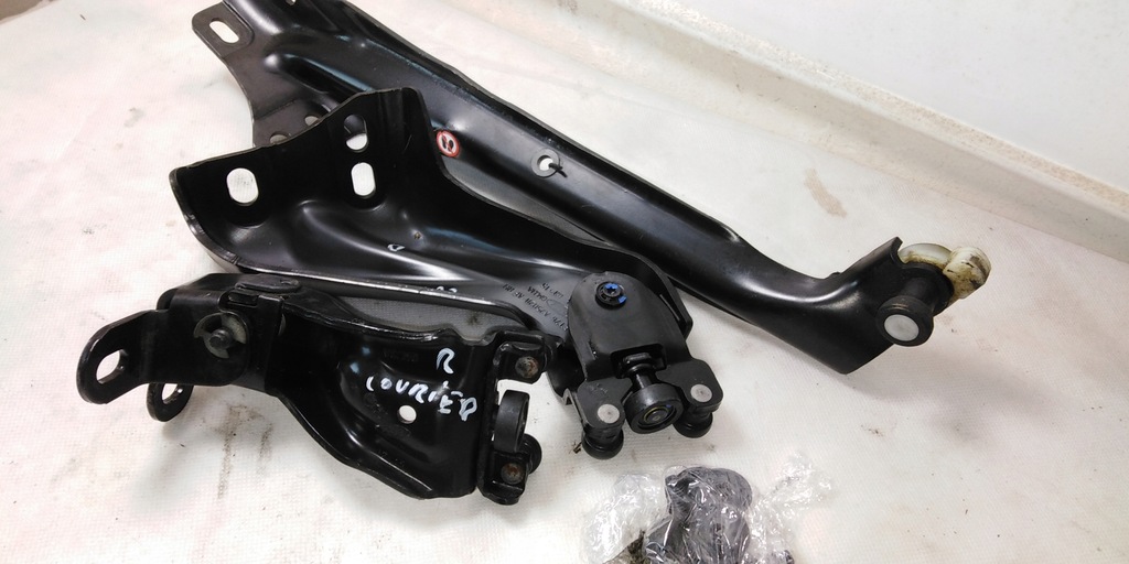 фото №2, Ford оригінальний номер et76a25028af напрямна роликова, двері зсувні