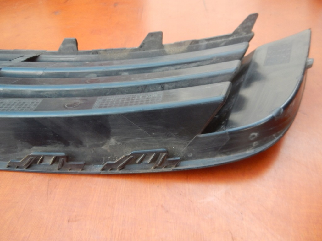 Решётка бампера левая перед audi a3 8v5 sedan Доставка