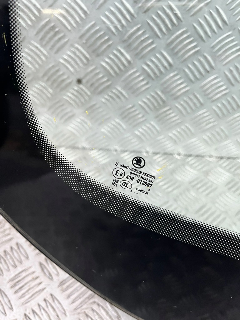 фото №1, Стекло лобовое передняя skoda enyaq 5la845011l