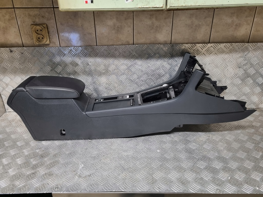 фото №9, Vw golf vii 7 подлокотник