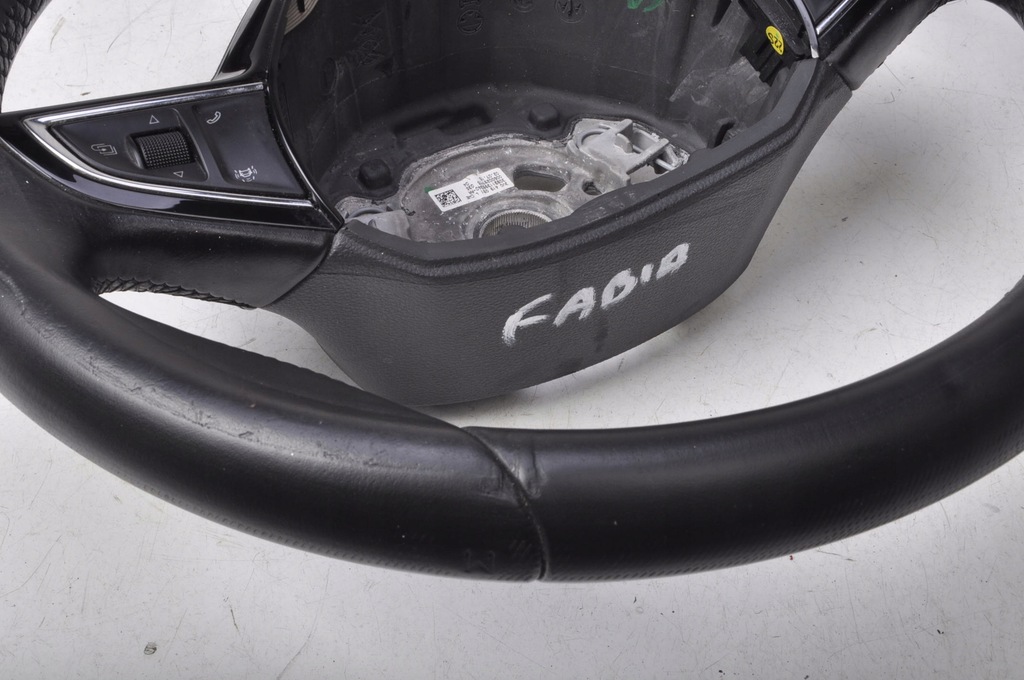 фото №10, Skoda fabia iii воздуховод кожаный