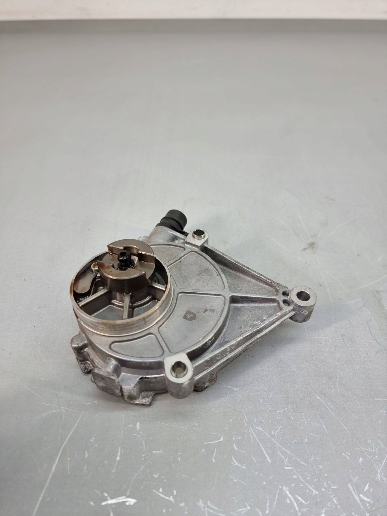 фото №1, Bmw 3 f30 f35 f31 2013 насос вакуумa