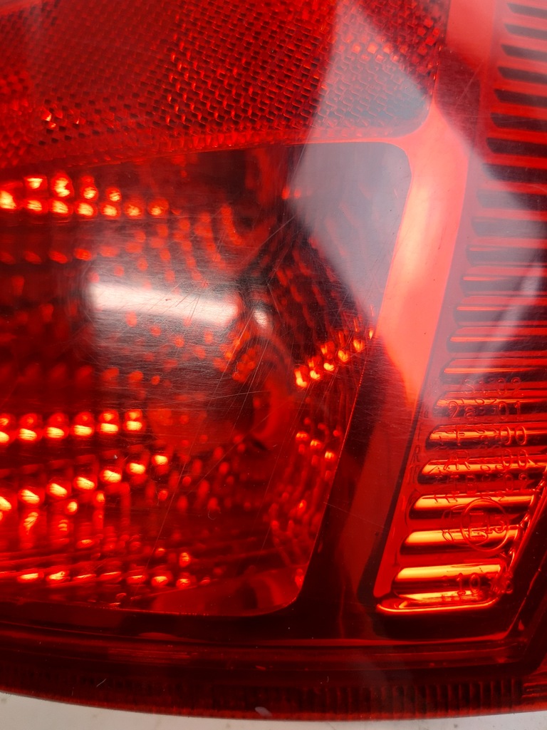 фото №16, Лампа правый задняя kia cerato 1 hb 2006r