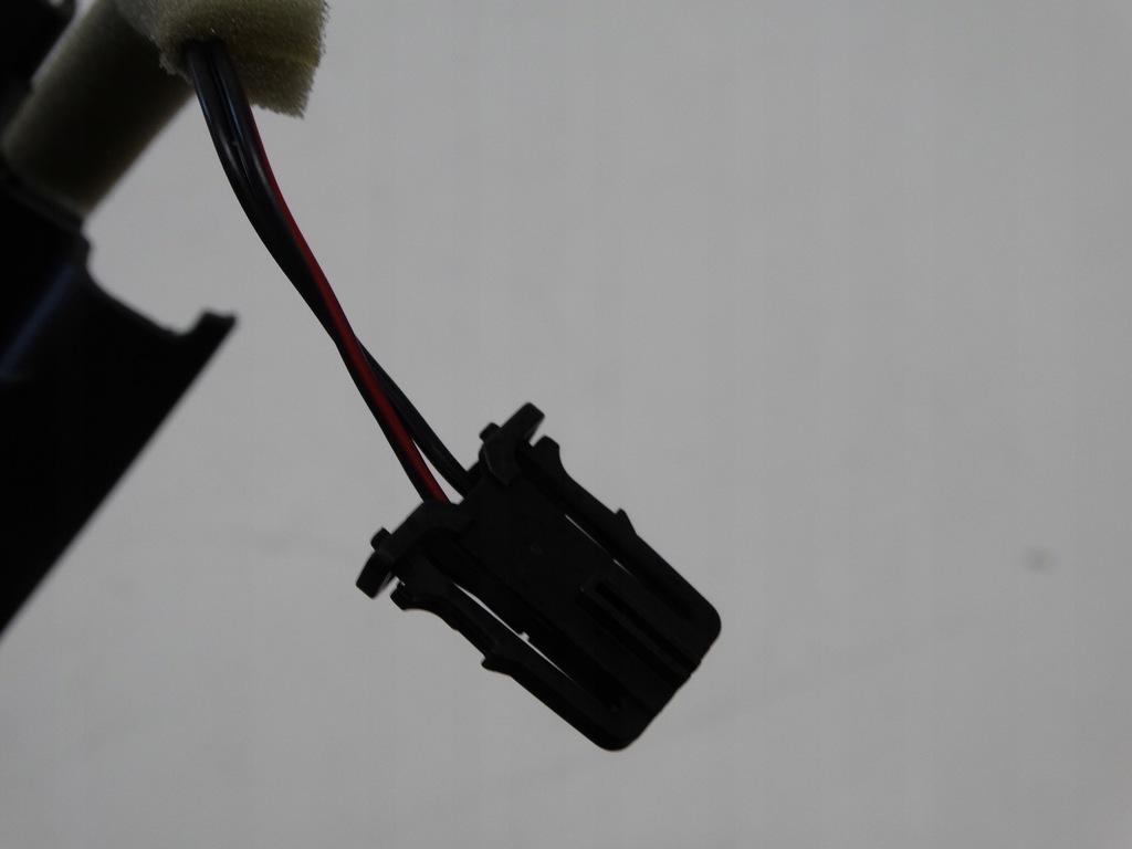 фото №12, Захист динаміка ліва+ динамік vw golf vi 5k0837985