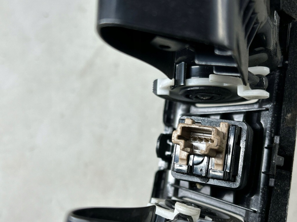 фото №9, Решётка обдув панели приборной панели nissan rogue 687504ba0a