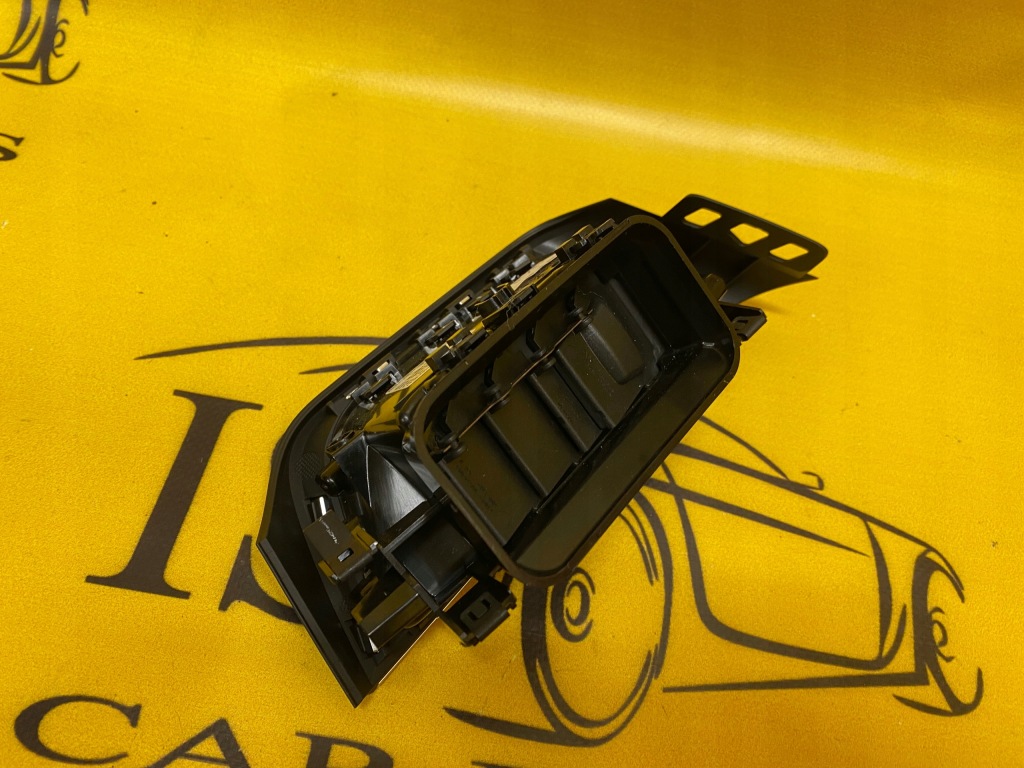 фото №3, Правая решётка обдув панели пассажира renault clio v