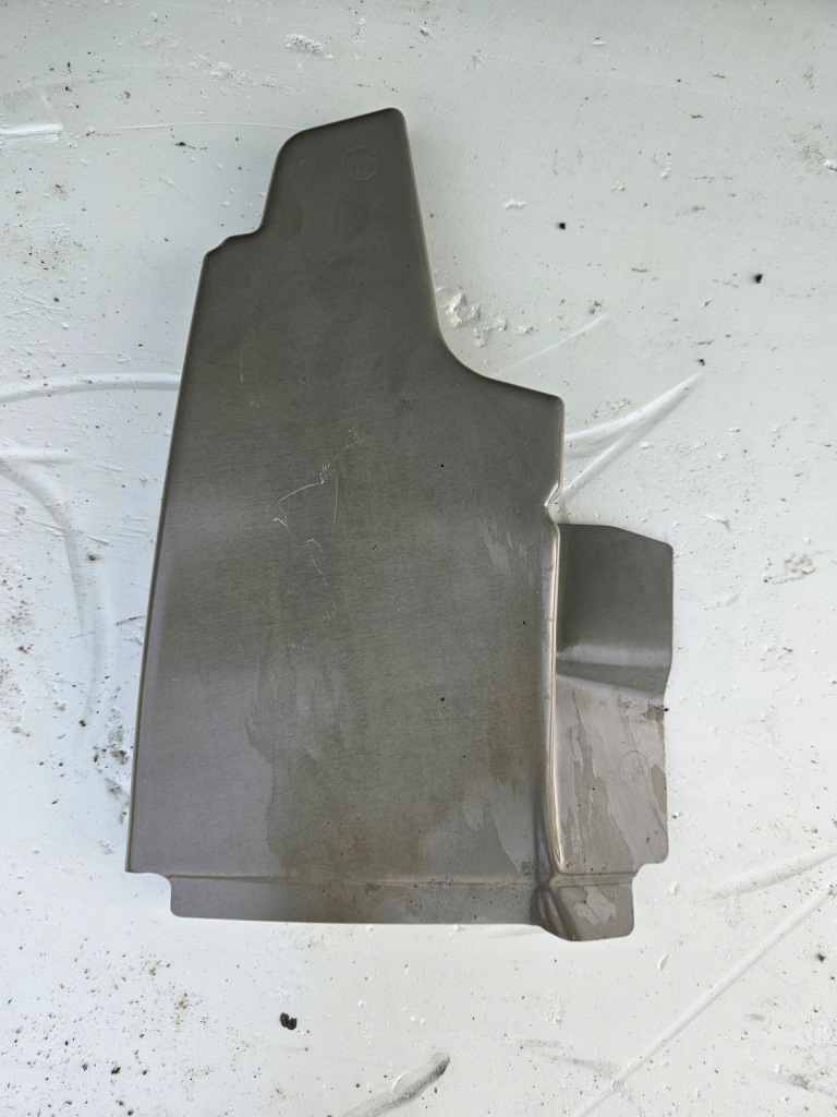 Купити Подовжувач підкрилок ліва tesla s