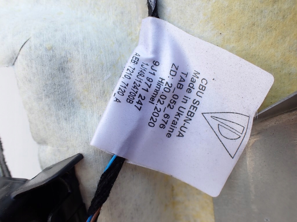 фото №5, Потолок потолок oryg porsche taycan 21r