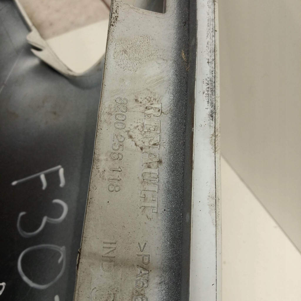 Крило правий перед передній 185 renault clio 3 dv369 8200256118 білий Оригінал