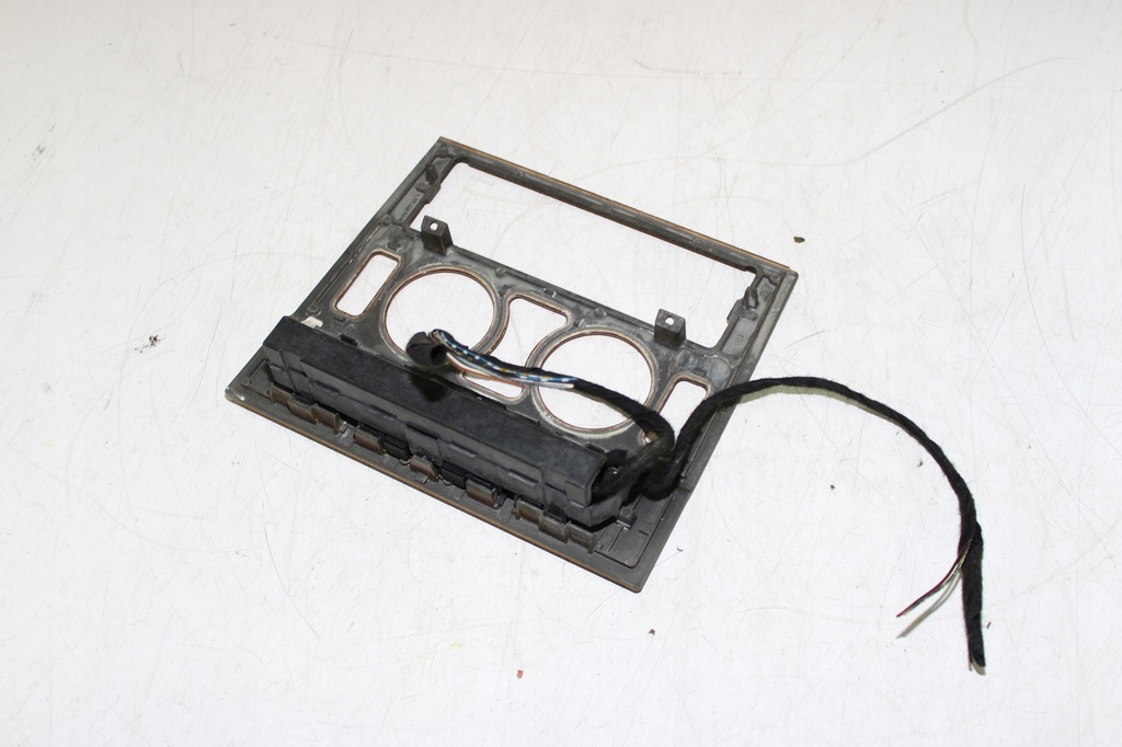 фото №5, Mercedes w210 рамка радіо аварійний 2106880308 dekor