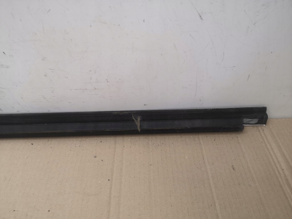 фото №11, Молдинг уплотнитель хром дверь правая vw eos 05-10