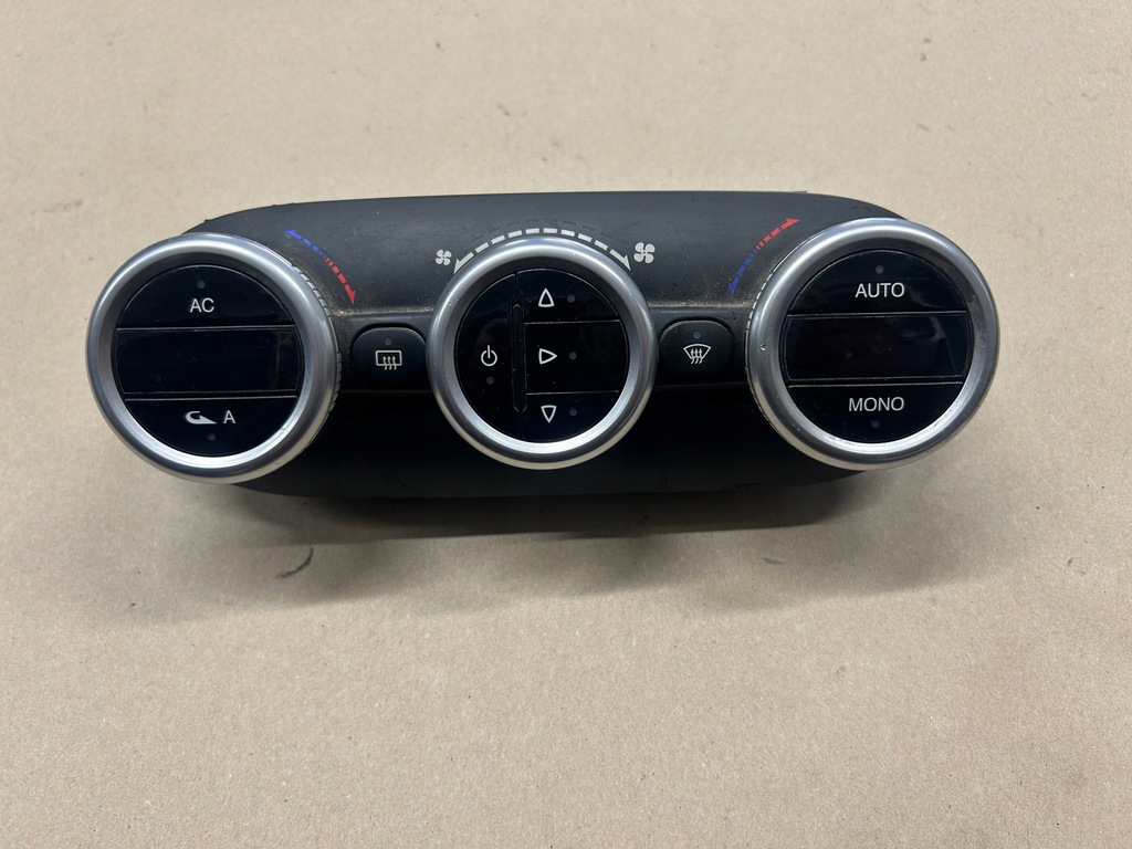 фото №1, Alfa romeo giulietta панель кондиционера 156091524