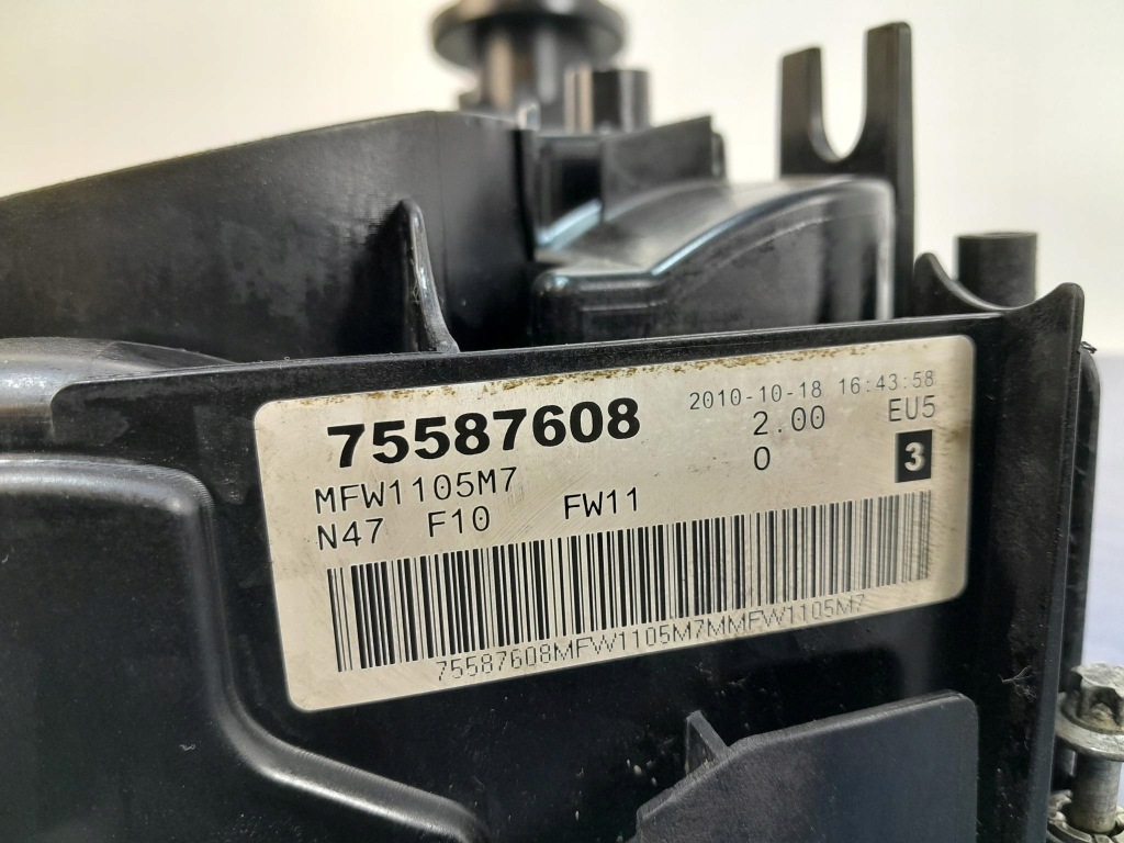 фото №8, Bmw 5 f10 f11 2.0 d крышка клапанов 7810584-05