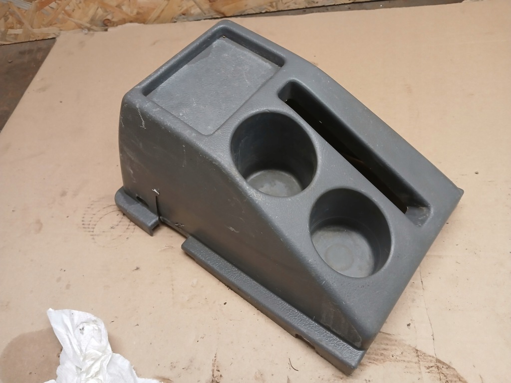 фото №8, Suzuki vitara i 2.0 туннель / подстаканник