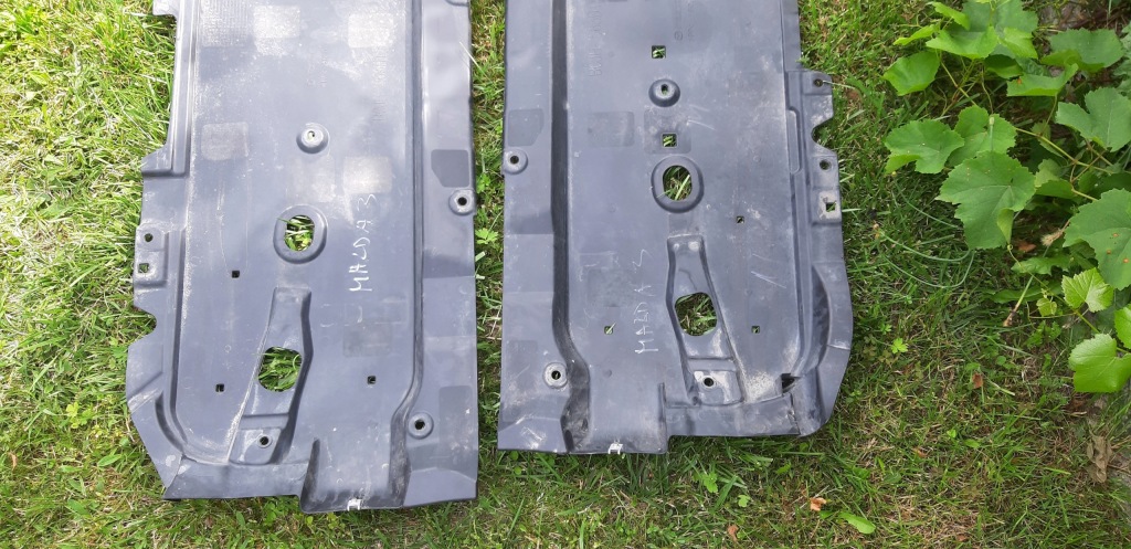 Накладка підвіска mazda 3 19-25r bp в Україні