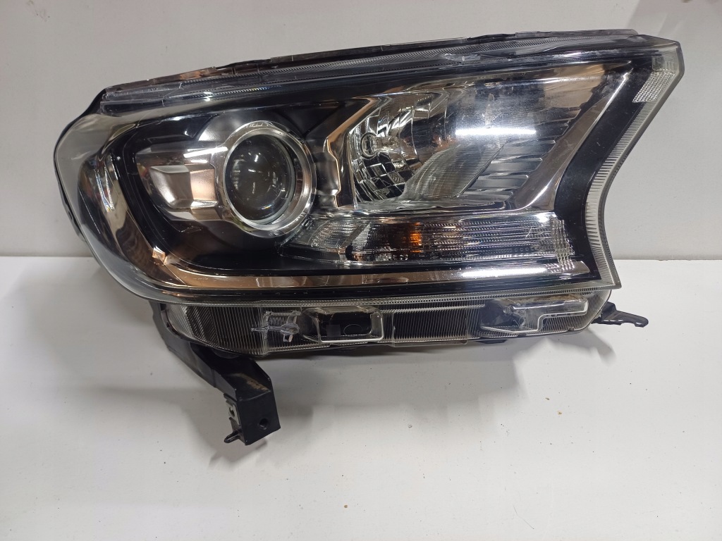 фото №1, Лампа правый перед ford ranger v lift h7 europa