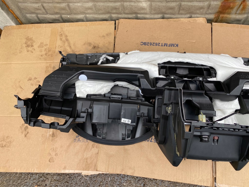 фото №11, Приборная панель приборная консоль subaru impreza va sti uk