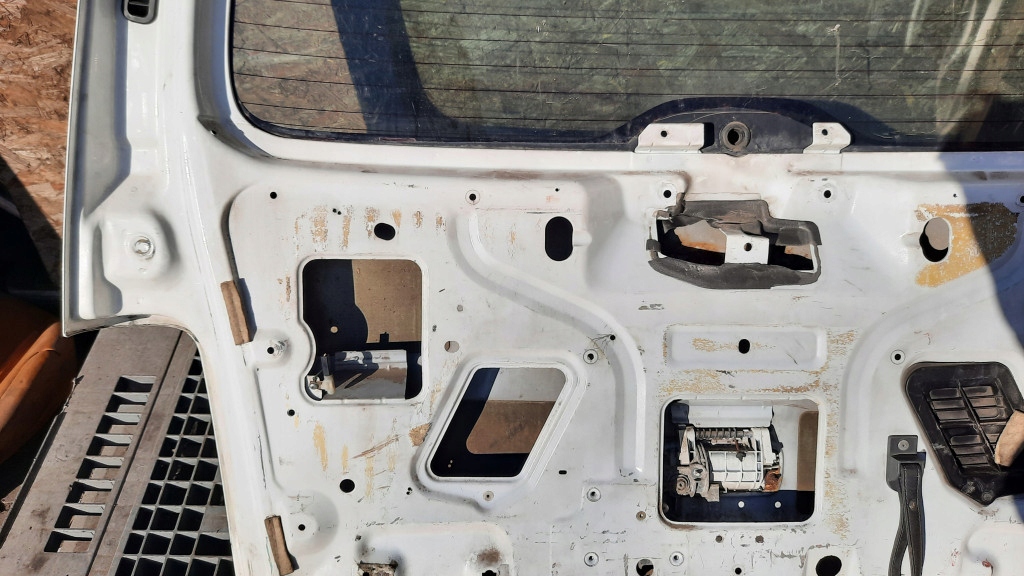 фото №13, Задняя крышка багажника багажника peugeot partner i 03r 1.9d ewpa