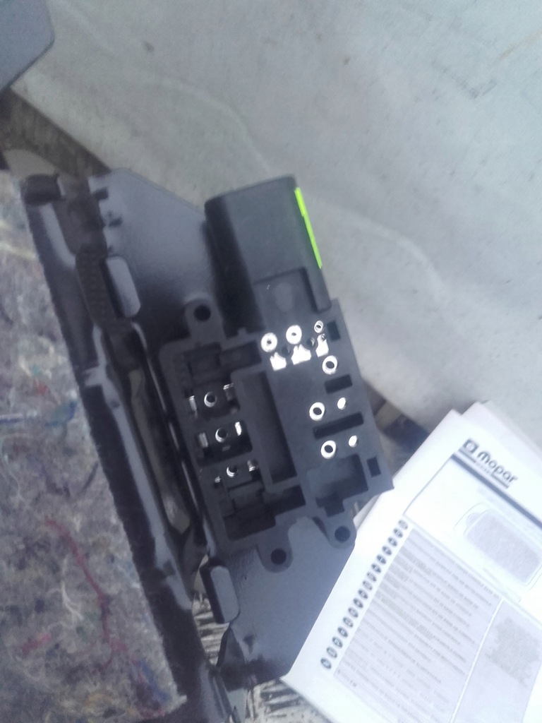 фото №7, Chrysler voyager dodge caravan подлокотник