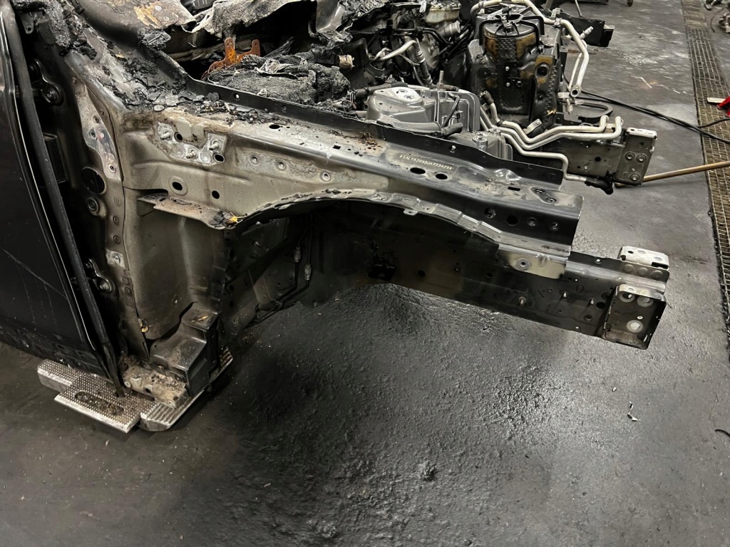 фото №3, Правый перед четверть лонжерон подкрылок порог range rover velar l560