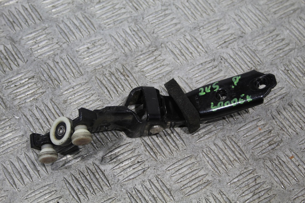 фото №1, Ролик дверь раздвижных правая vw caddy 2k5 lift