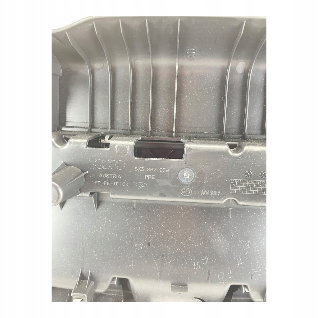 фото №6, Audi a1 8x 3-d защита обивка защита крышки багажника 8x3867979