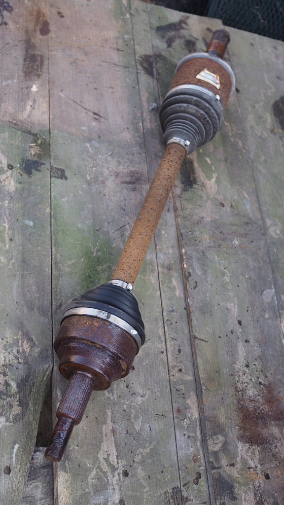 фото №1, Приводной вал левая grand cherokee iv 3.0 crd p04726091ab