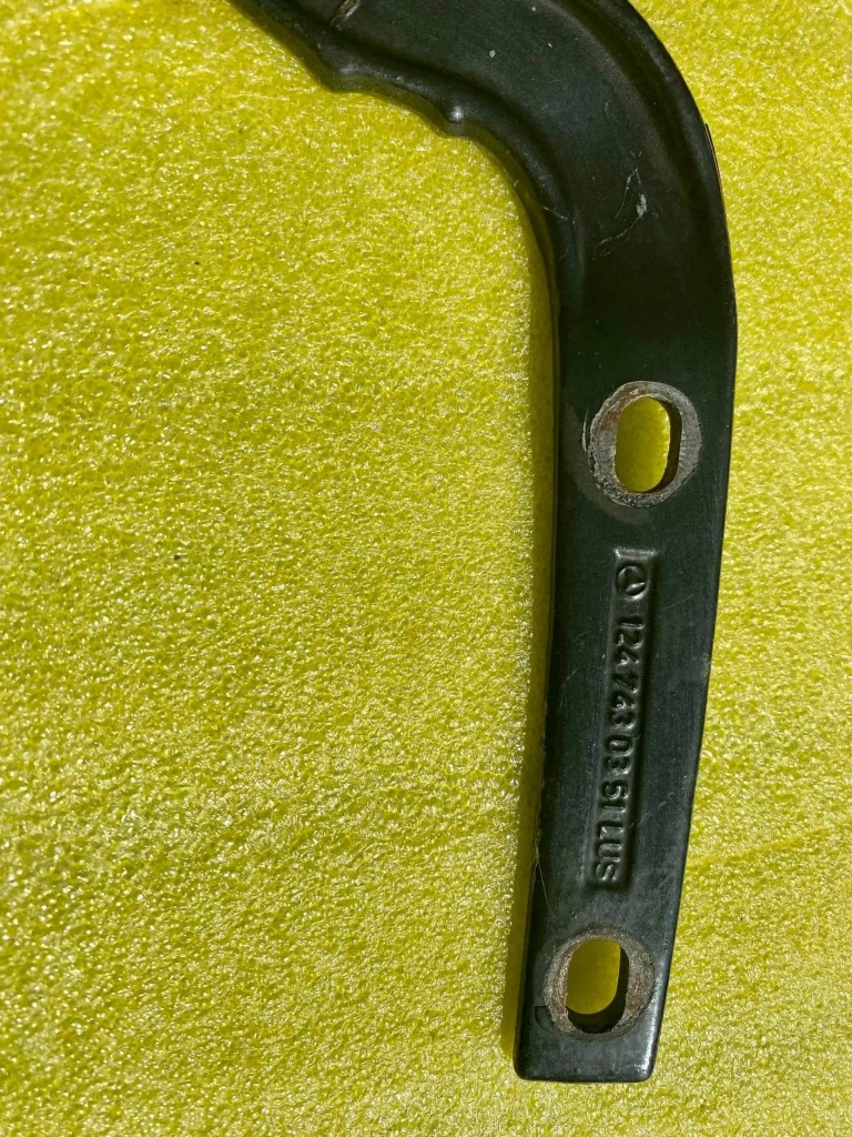 Mercedes w124 kombi петля привід кришки задній в Україні