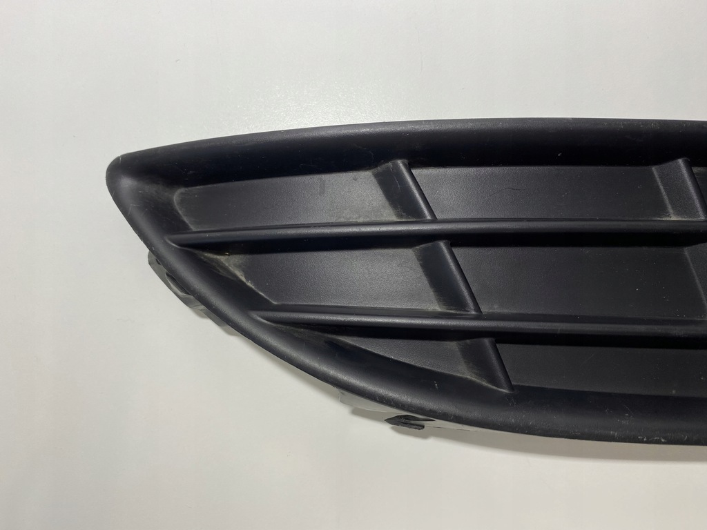 фото №8, Решётка бампера skoda fabia ii lift 5j0807367a