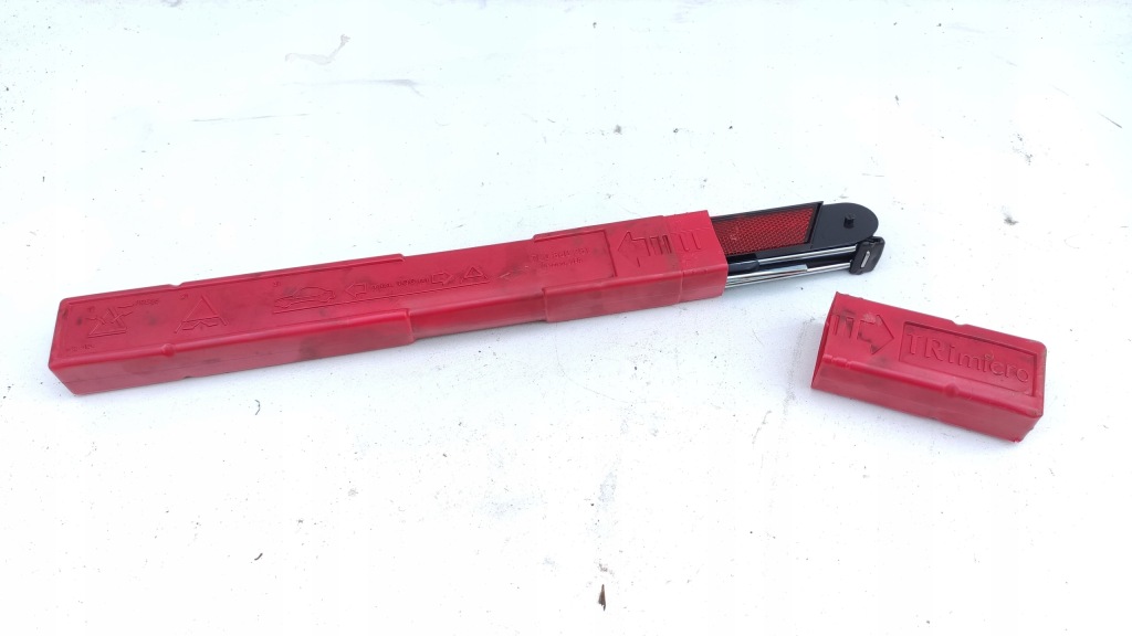 фото №1, Vw touareg 7l треугольник предупредительный 7l0860251