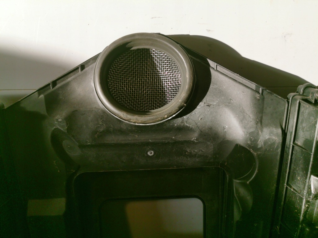 фото №10, Корпус фильтра воздуха mercedes w204 v6