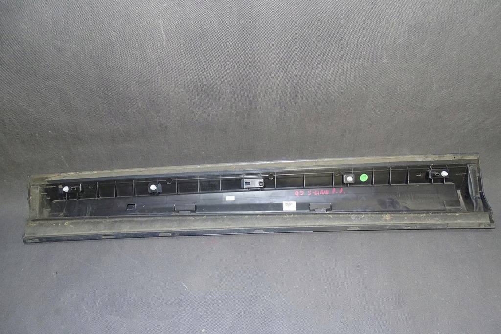 фото №10, Audi q3 8u0 молдинг дверь нижняя правая передняя oryg