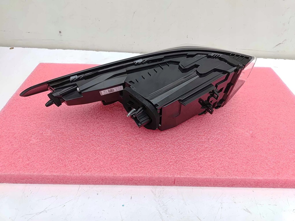 фото №8, Peugeot 308 iii t10 hb gt лампа правая задняя задняя nowa оригинальный номер 3310