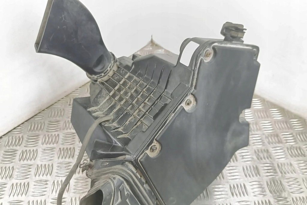 фото №9, Корпус фильтра воздуха audi q5 8r 8k0133835c 3.0l дизель 2015