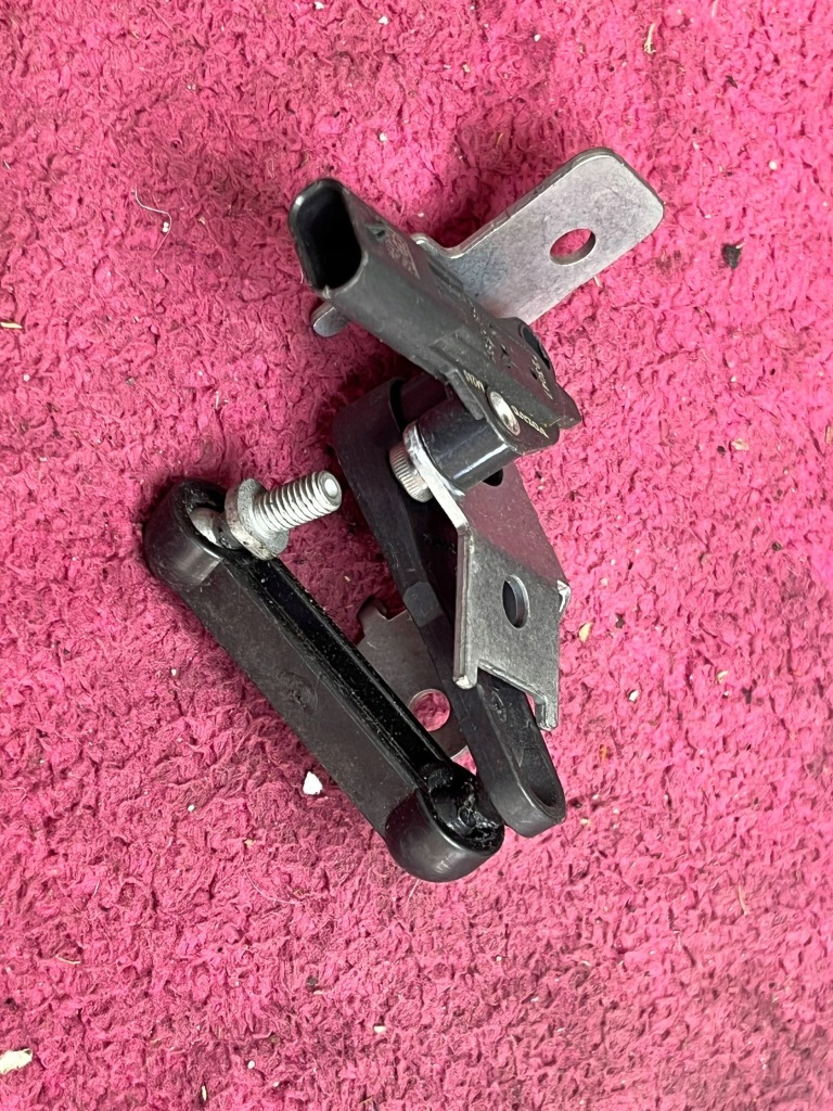 Купити Датчик оригінал volvo s80 32315797