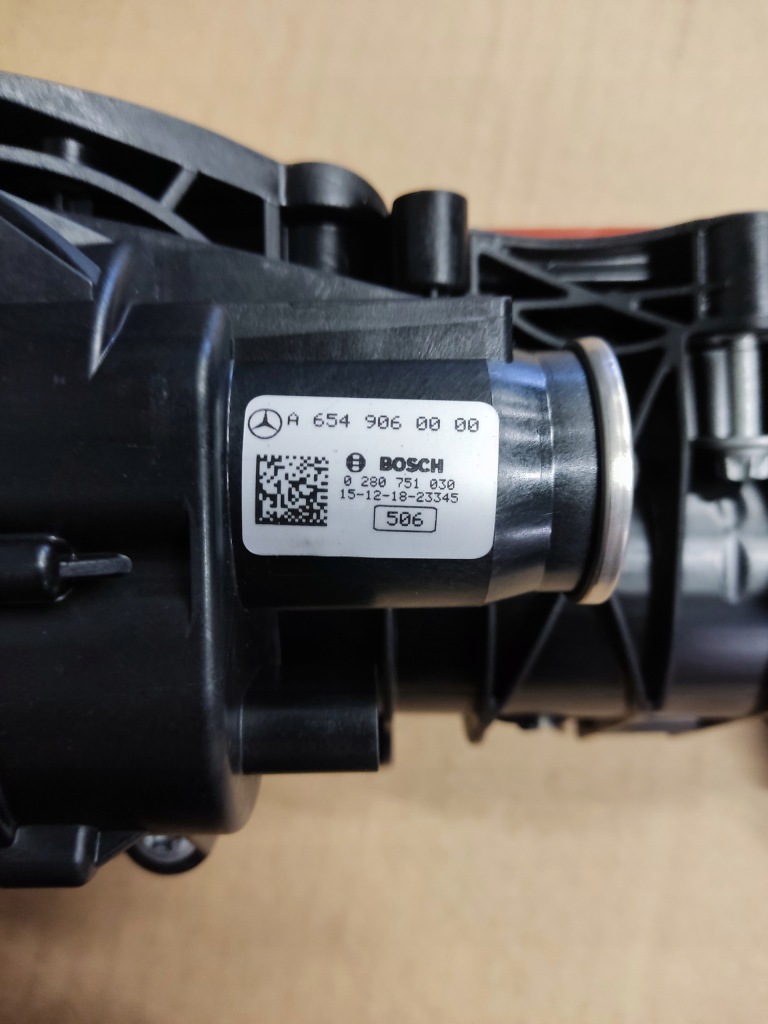 Коллектор впускной  регулятор крышка mercedes s klasa w222 4.0d a6560900037 новый Недорого