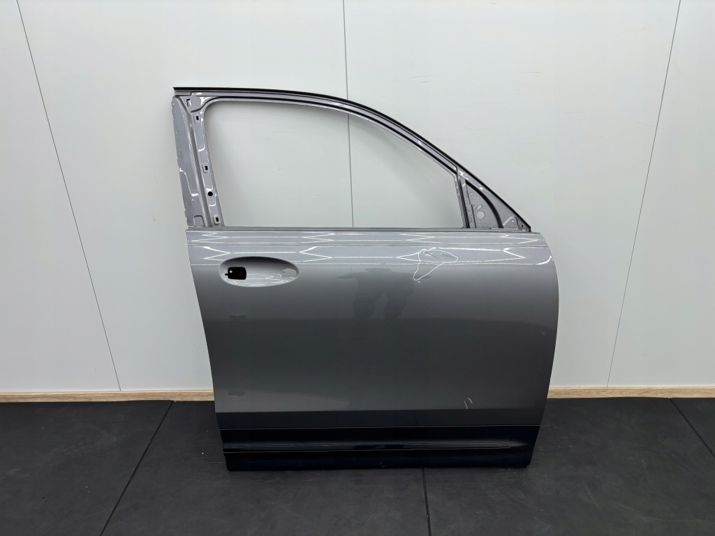 фото №1, Mercedes glb w247 247 дверь правое передние перед