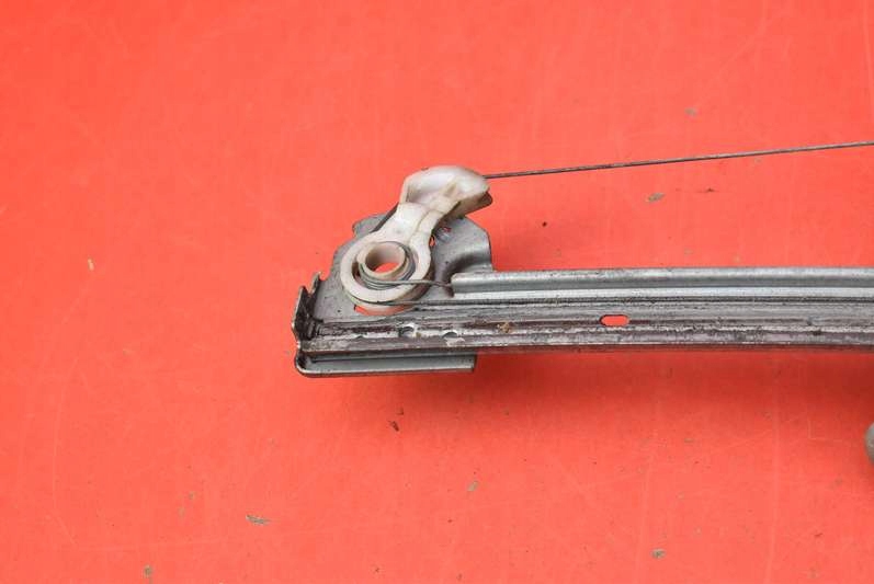 фото №6, Подъемник стекло левый перед eu 69820-0h020 peugeot 107 3d 05-08